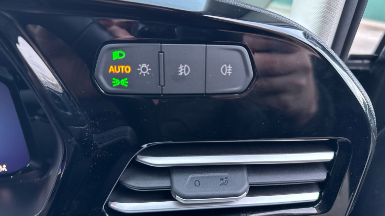 Ford Transit Connect 250 L2 Petrol 1.5 EcoBoost PHEV 150 Limited Van Auto